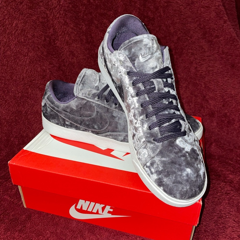 Nike Women Blazer Low LX “Dark Raisin”